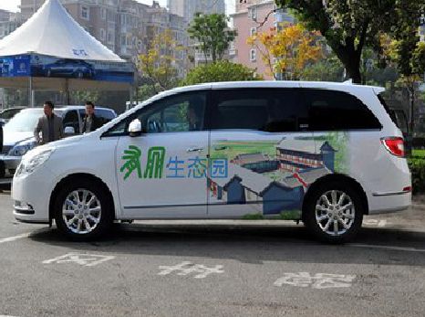 玉屏户外车贴喷绘如何保持效果?